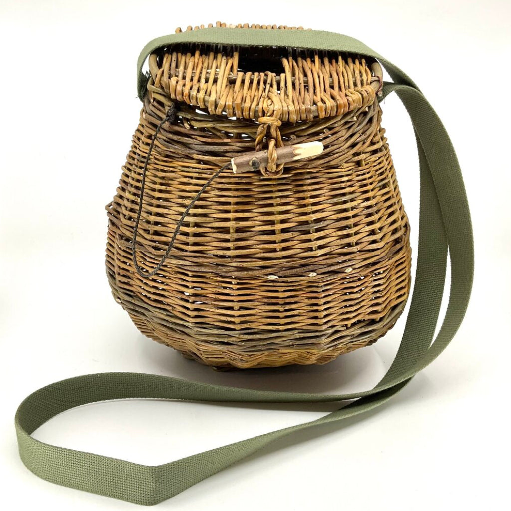 Medium Handcrafted Fishing Creel Basket with Lid by Lindsay Lee