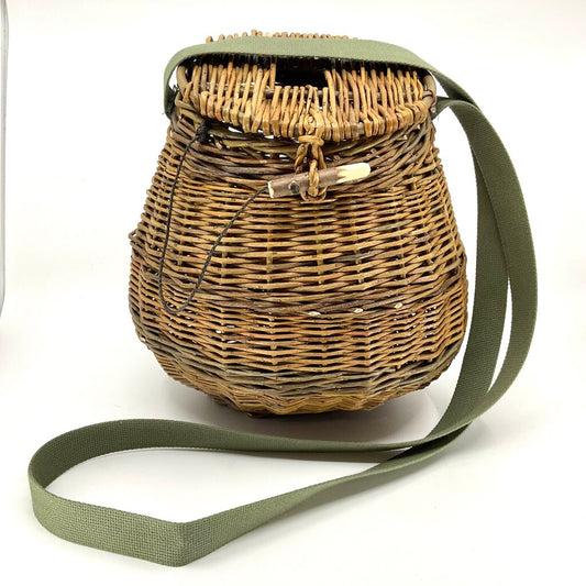 Medium Handcrafted Fishing Creel Basket with Lid by Lindsay Lee
